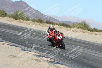 media/Dec-04-2025-Racers Edge (Thu) [[5ebc9f124d]]/3-B Group/7-Session 4 (Turn 10 Inside)/